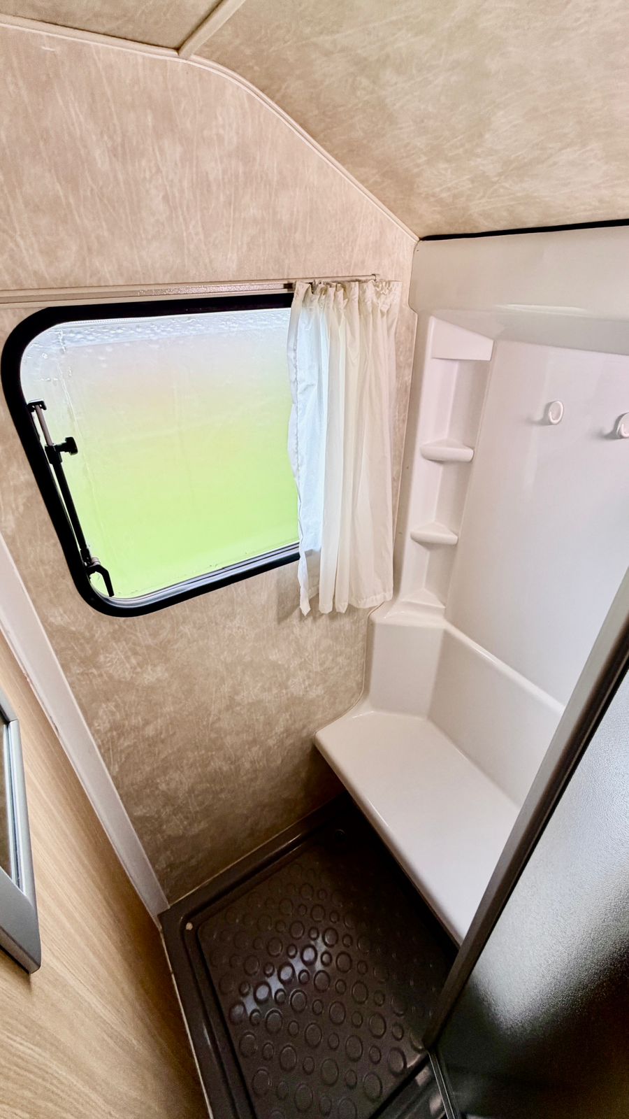 2011 Jurgens Classique Caravan (CT 1545)