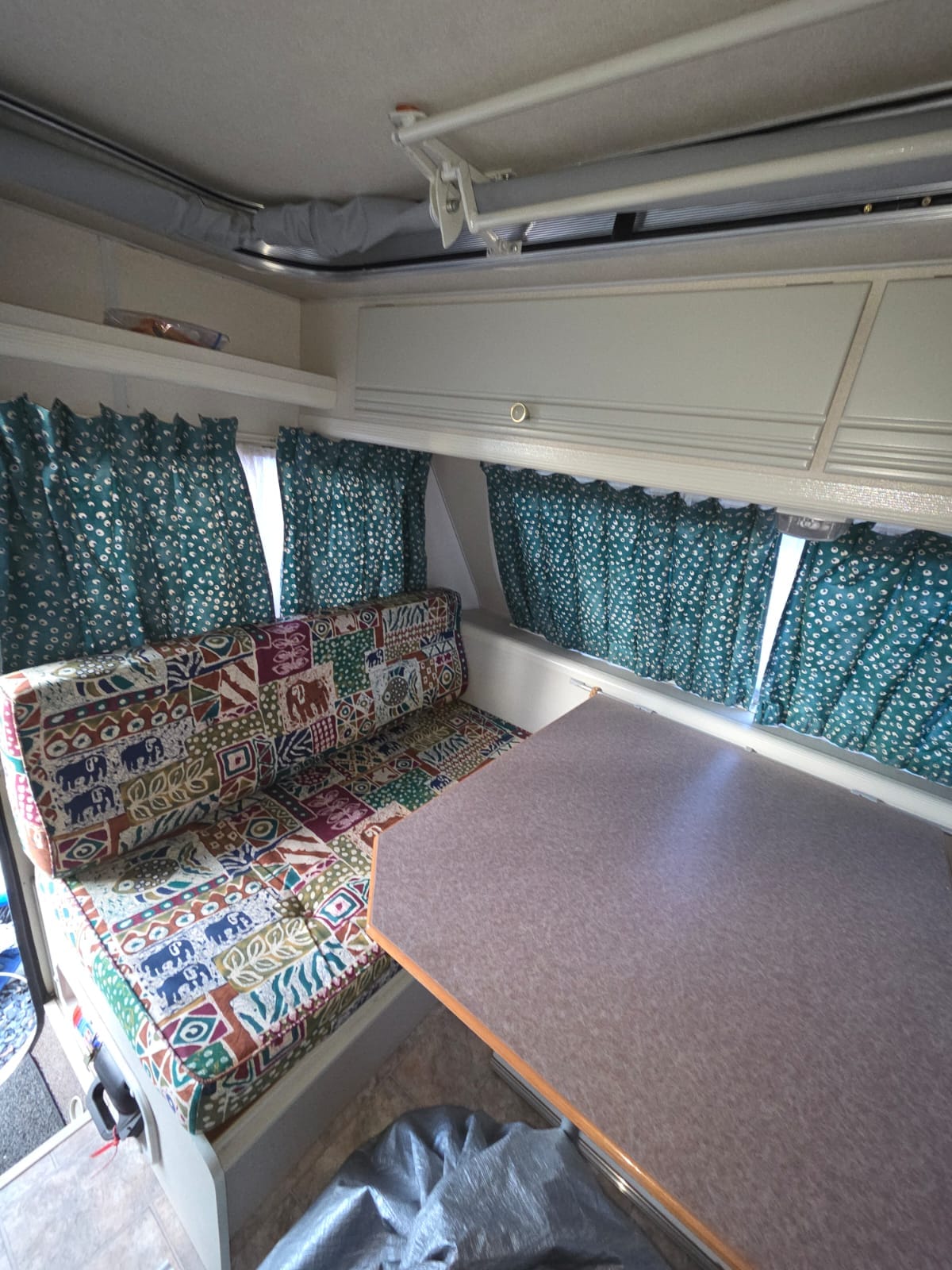 1998 Jurgens Penta Caravan (CT 1635)