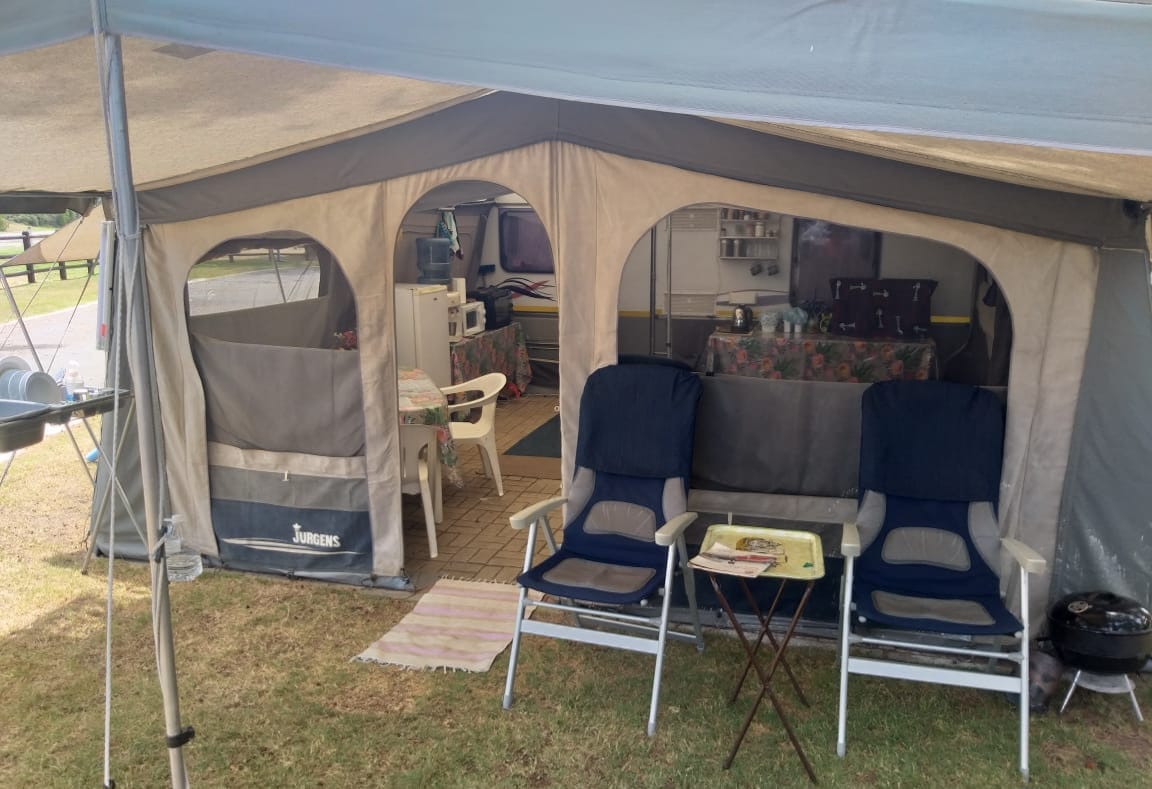 2002 Jurgens Fleetline Caravan (CT 1468)