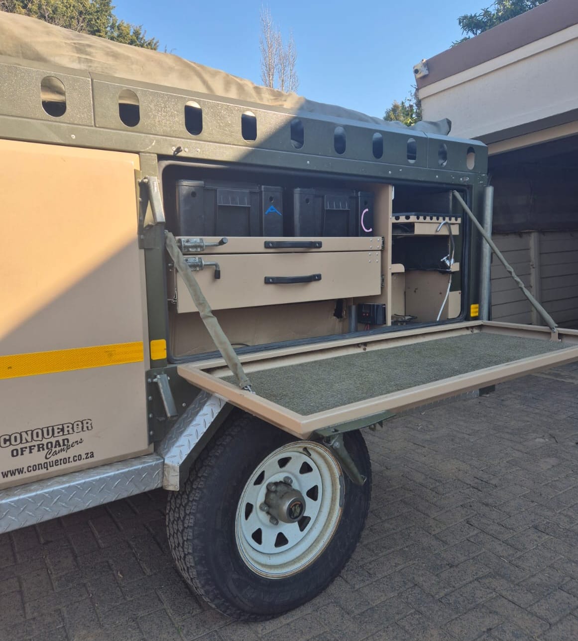 2013 Conqueror Comfort Off Road Camping Trailer (CT 1643)