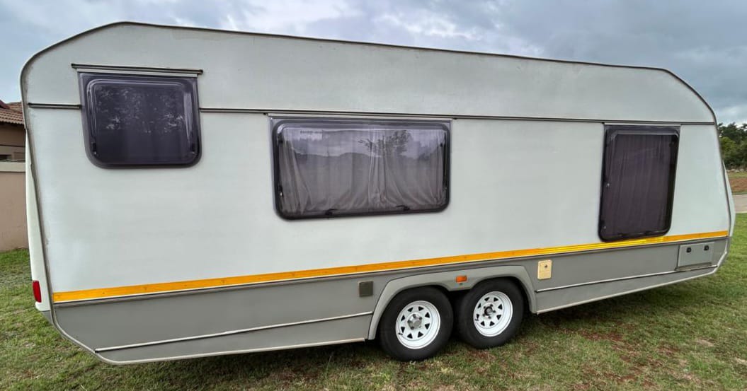 SOLD 2003 Jurgens Exclusive Caravan (CT 1331)