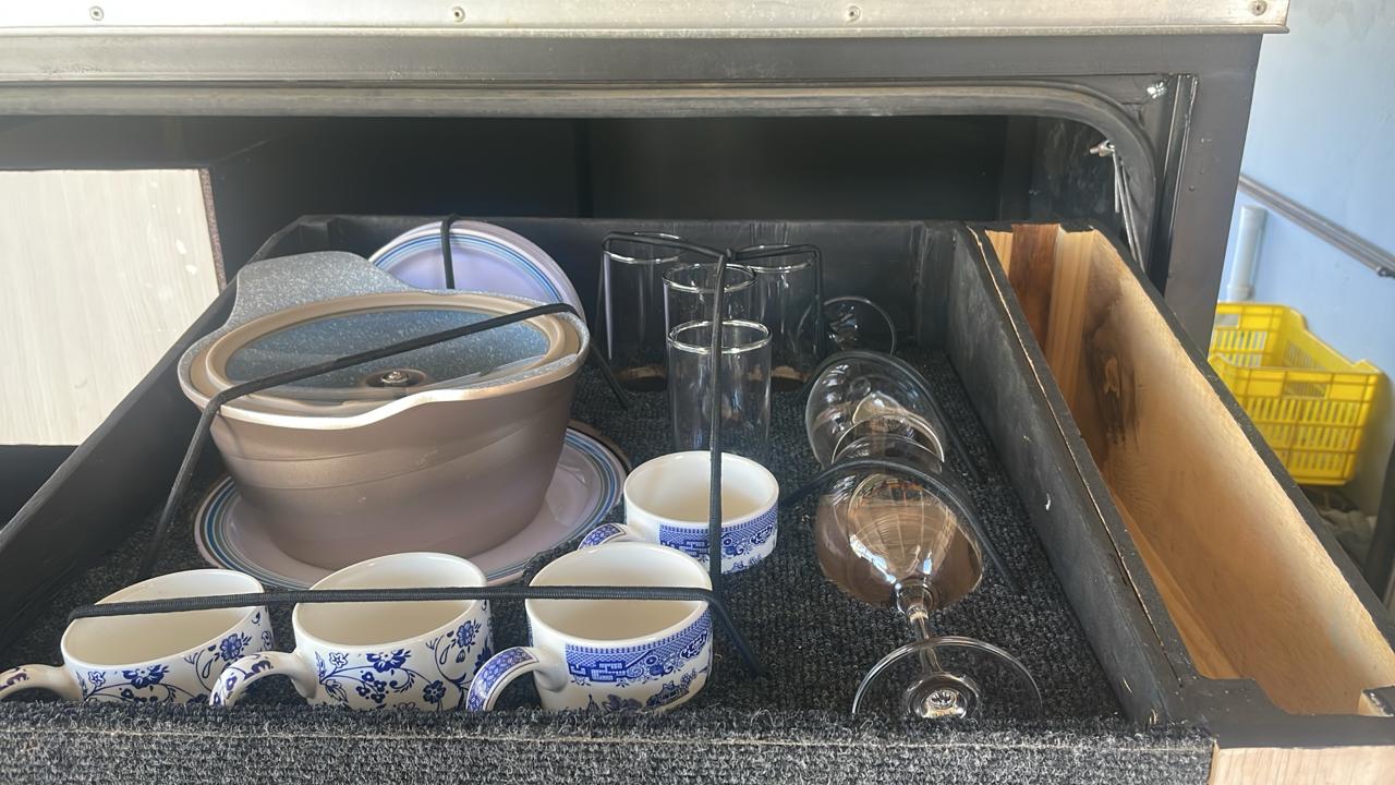 SOLD 2000 Venter Bush Baby Camping Trailer (CT 1471)