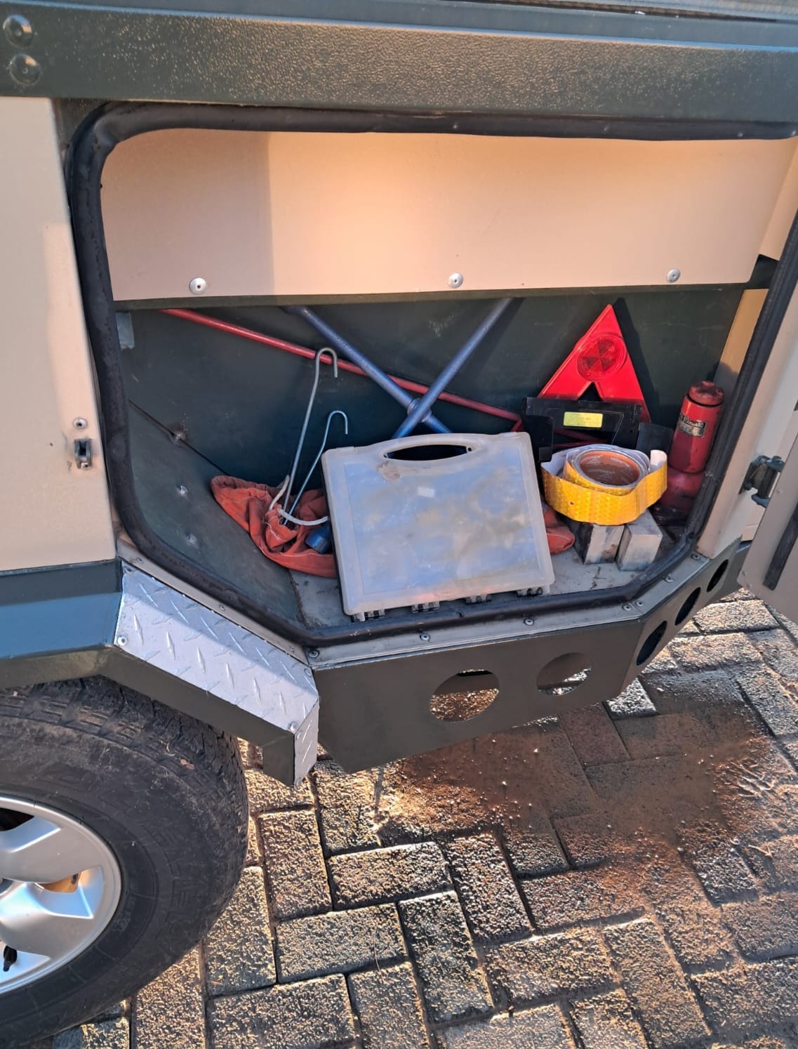 2006 Conqueror Supra I Off Road Camping Trailer (CT 1619)