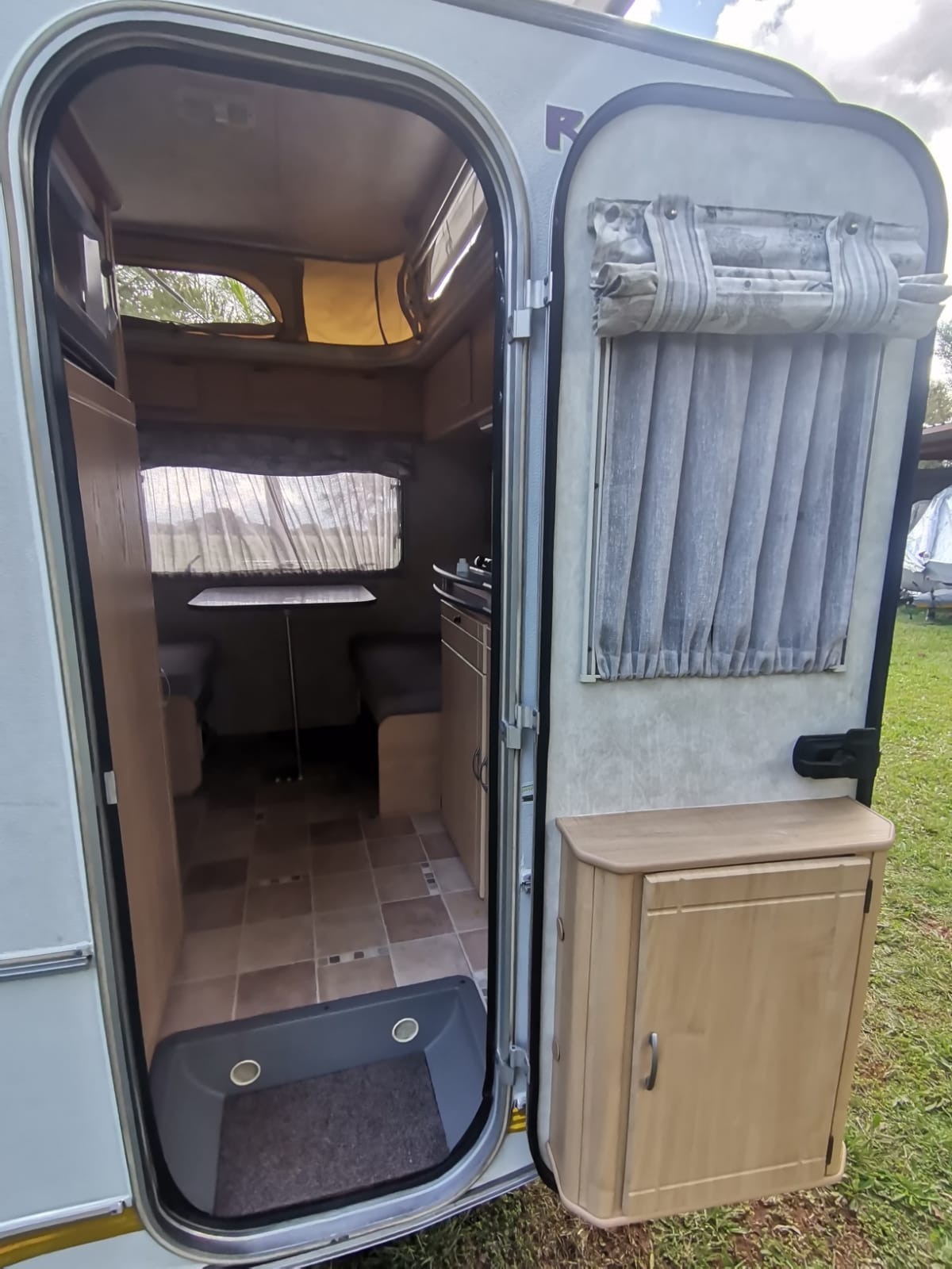 2010 Gypsey Rhapsody Caravan (CT 1652)