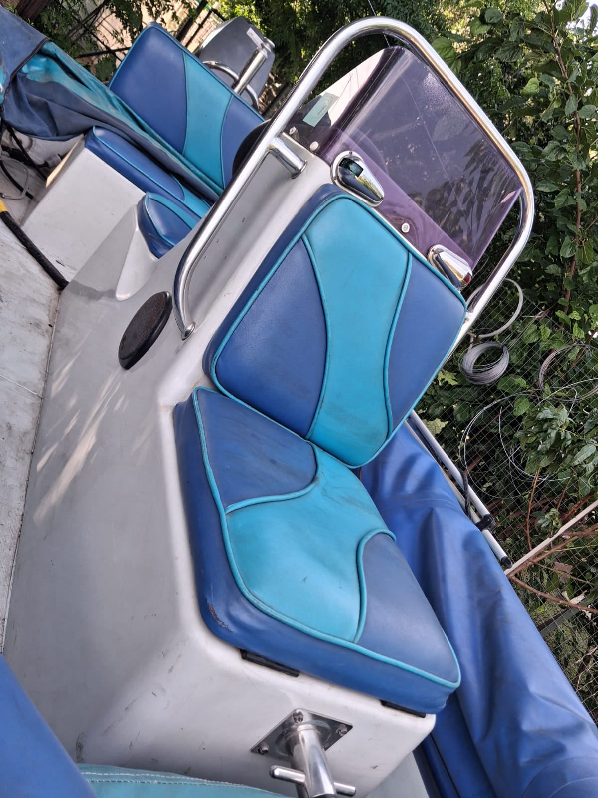 SOLD 2000 Superduck Boat (CT 1486)