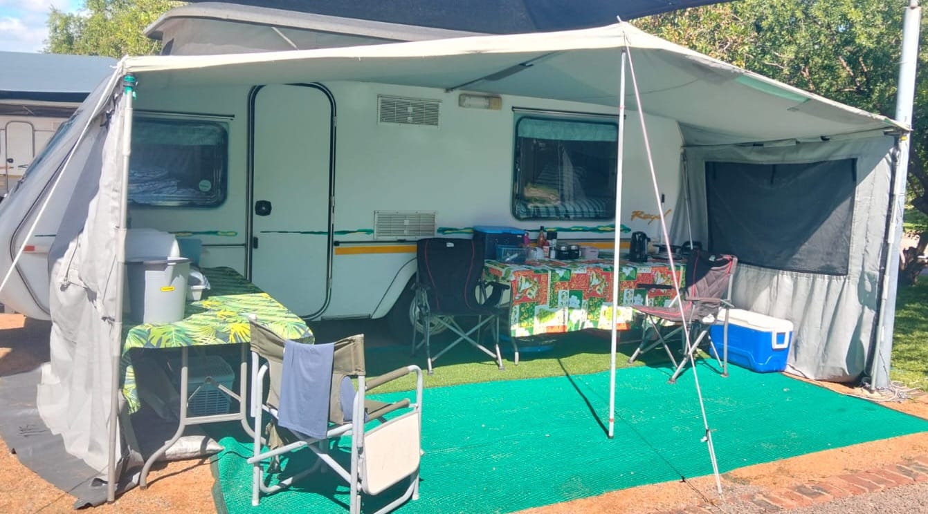2002 Gypsey Regal Caravan (CT 1575)