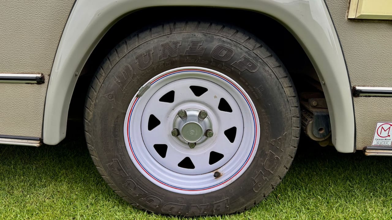 2011 Jurgens Classique Caravan (CT 1545)