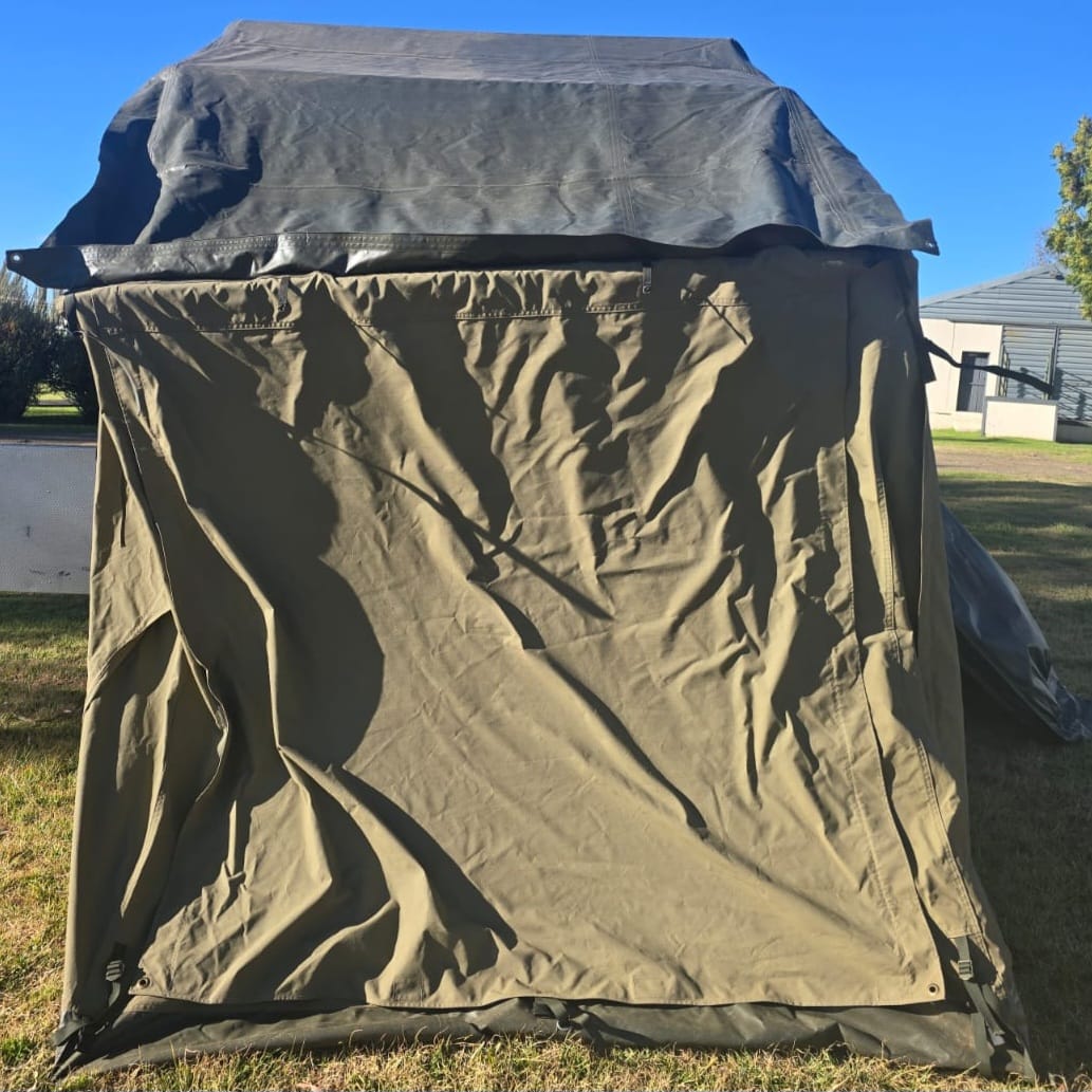 2000 Conqueror Safari Off Road Camping Trailer (CT 1571)