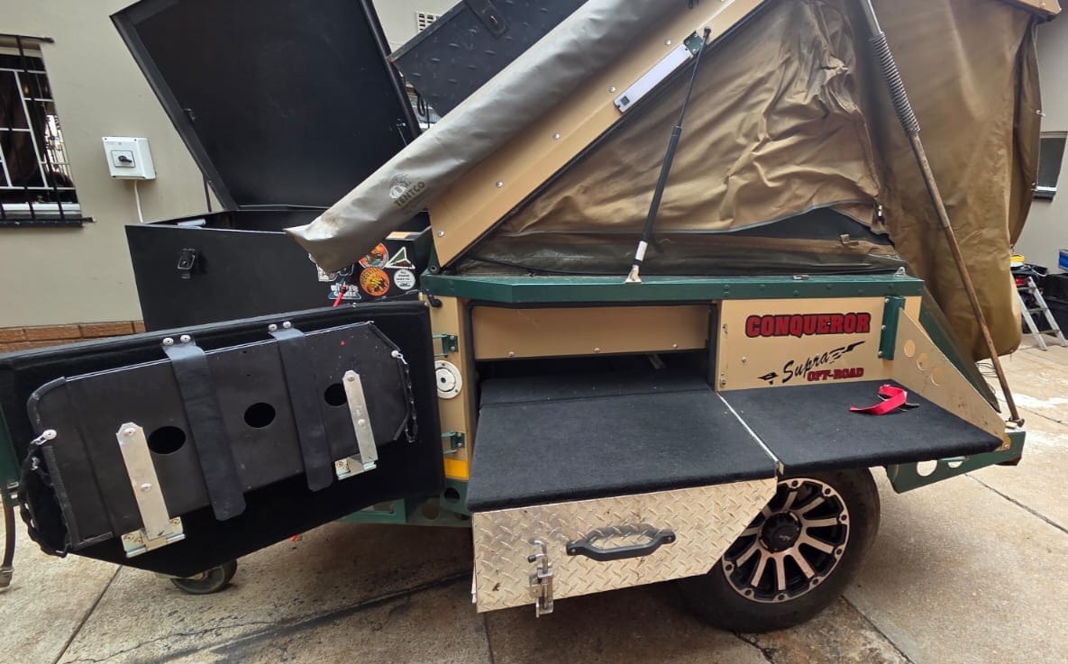 SOLD 2006 Conqueror Supra I Camping Trailer (CT 1497)