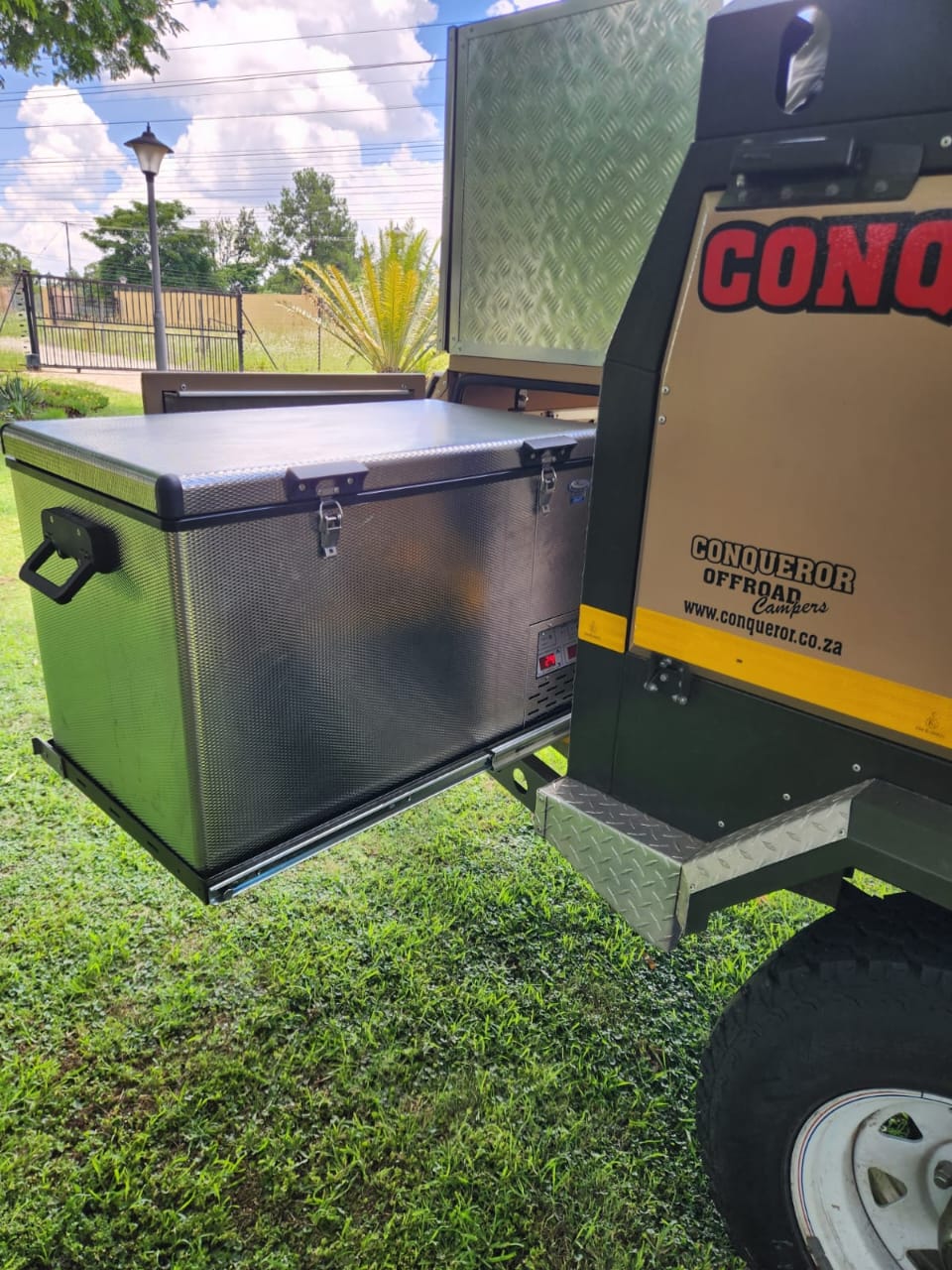 2015 Conqueror Conquest II Camping Trailer (CT 1495)