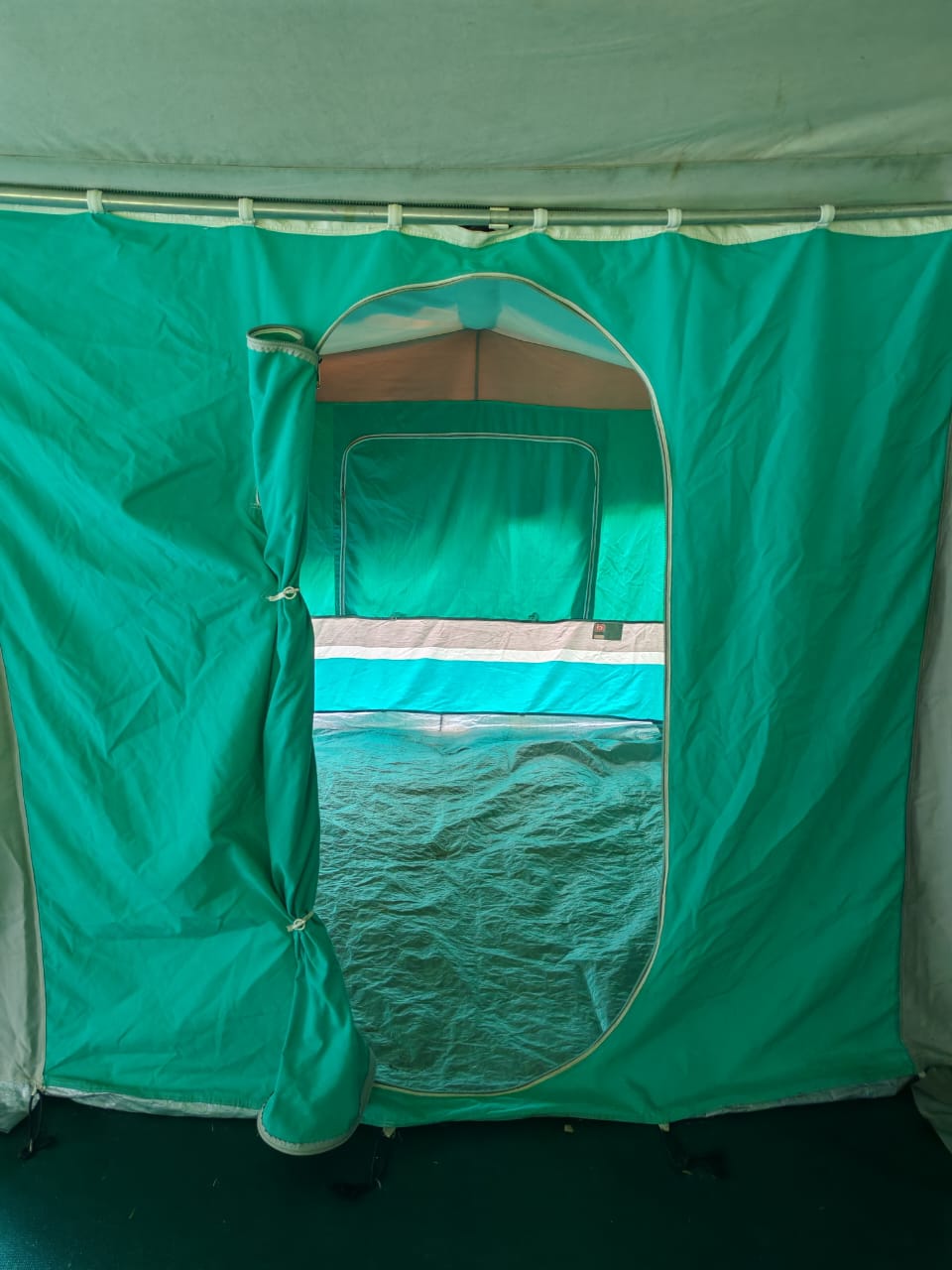 2000 Gypsey Regal Caravan (CT 1484)