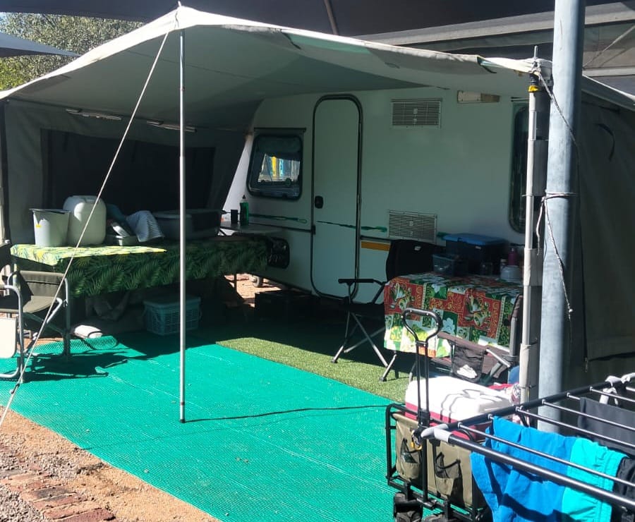 2002 Gypsey Regal Caravan (CT 1575)