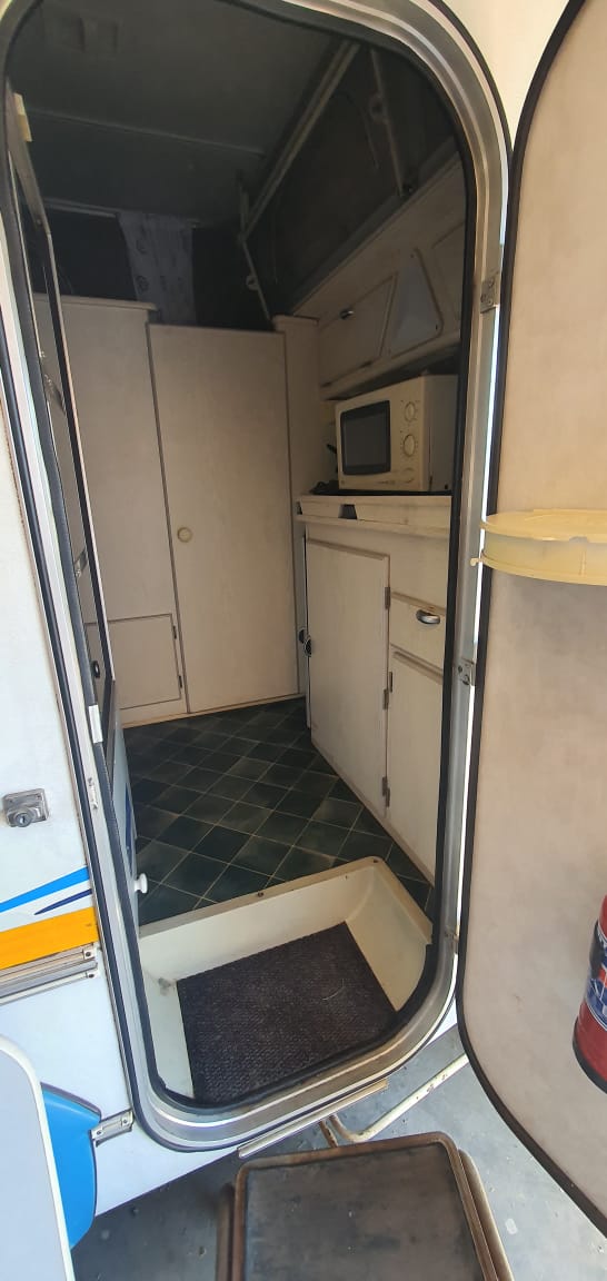 SOLD 2002 Sprite Surfer Delux Caravan (CT 1364)