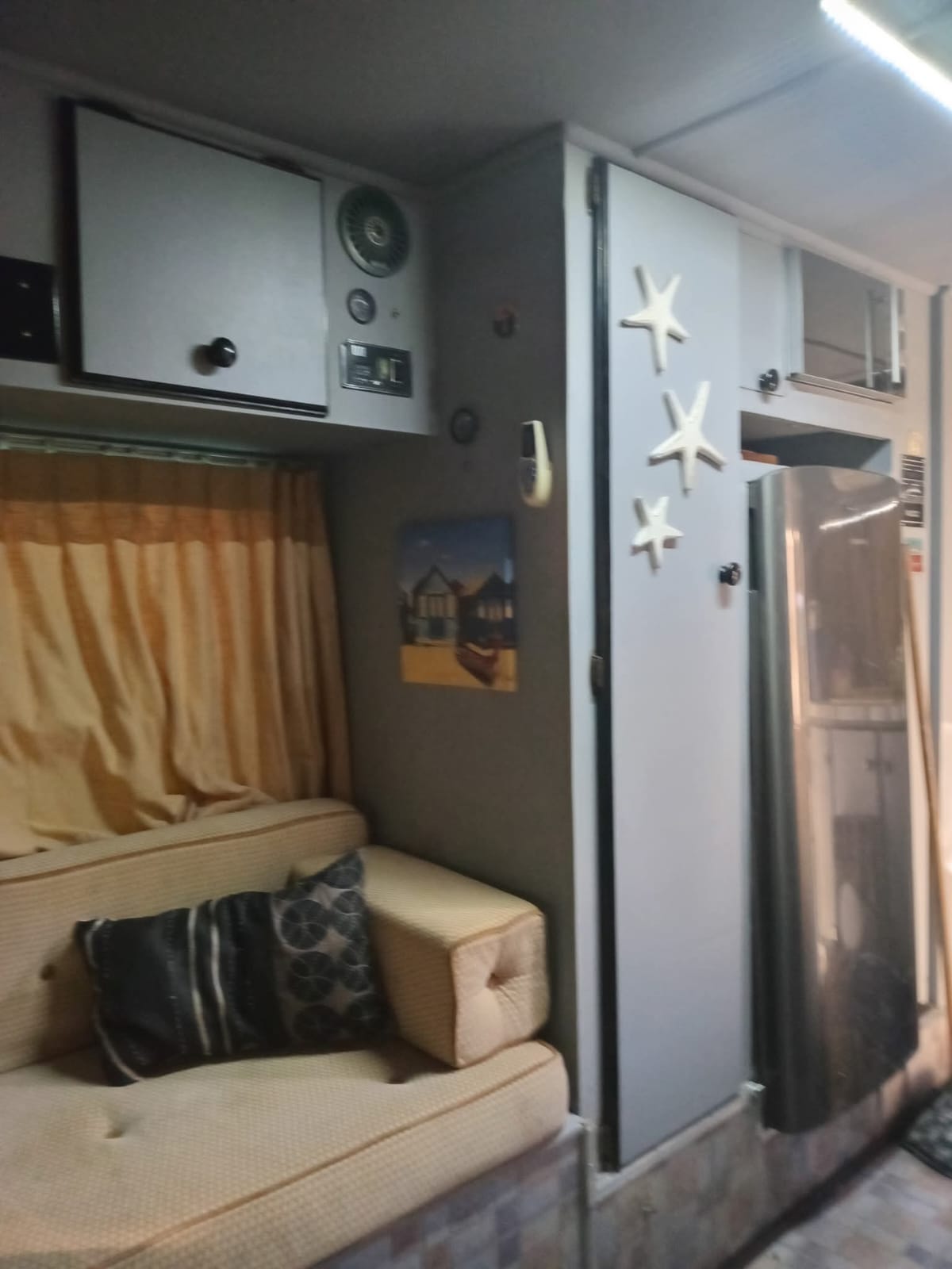 1985 Mitsubishi Motorhome (CT 1635)