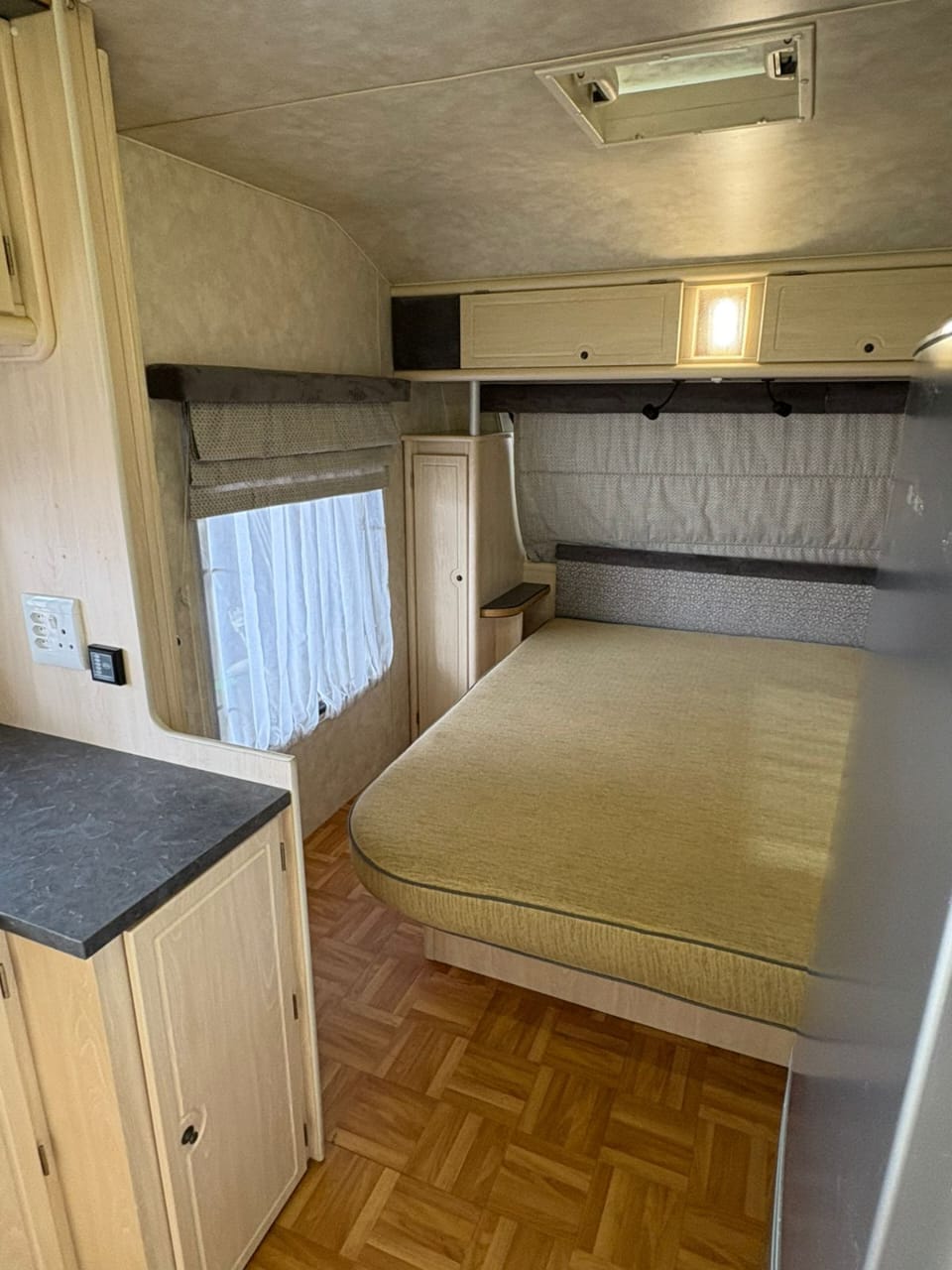 2006 Jurgens Classique Caravan (CT 1481)