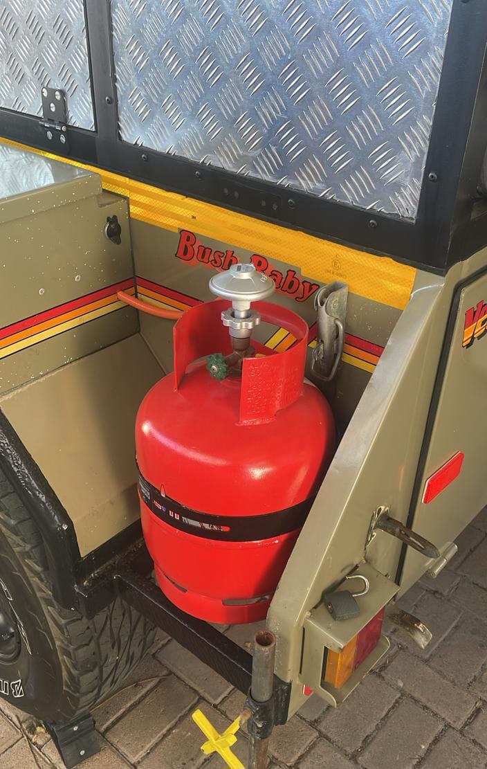 SOLD 2000 Venter Bush Baby Camping Trailer (CT 1471)