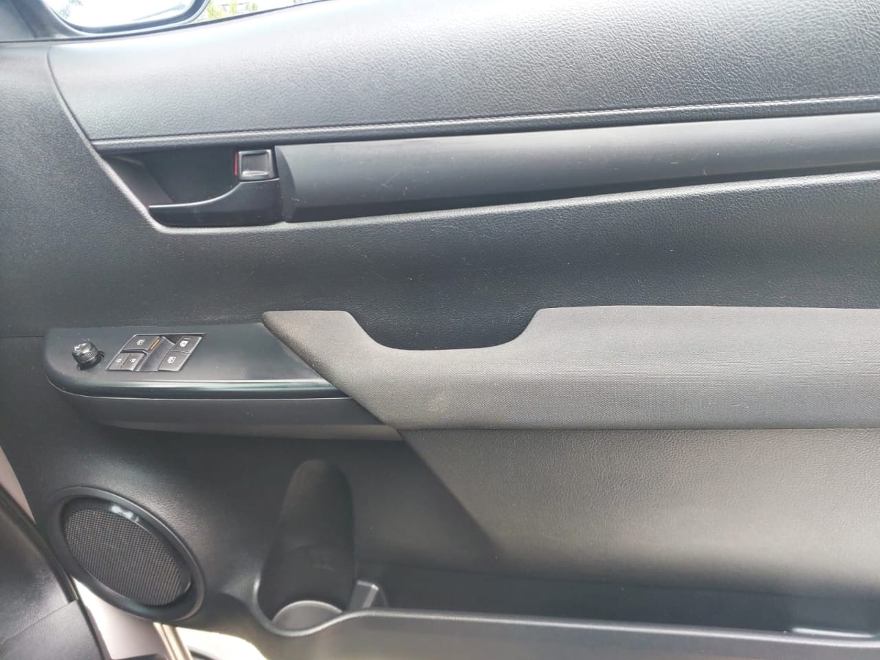 2017 Toyota Hilux 2.4 Extra cab Bakkie (CT 1494)