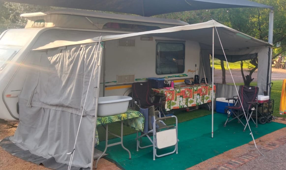 2002 Gypsey Regal Caravan (CT 1575)