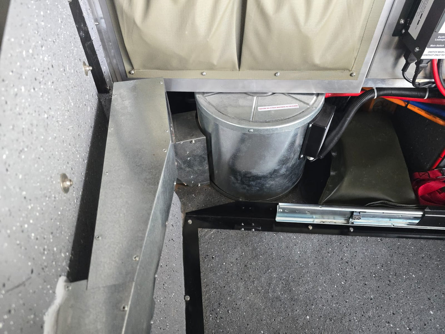 2011 Mission Jupitor Off Road Camping Trailer (CT 1607)