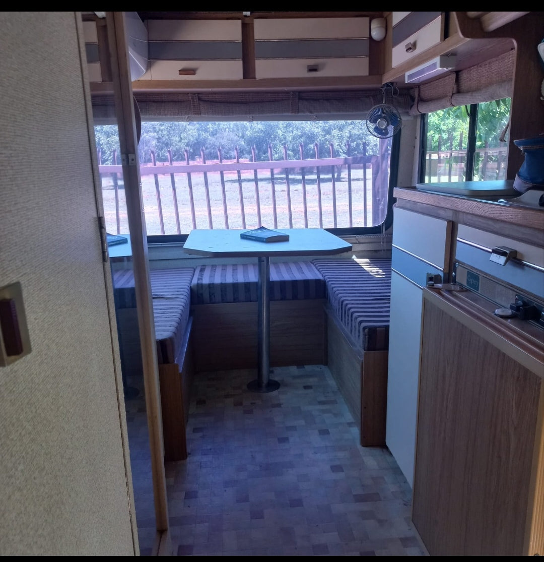 1992 Mitsubishi L300 Companion Motorhome (CT 1601)