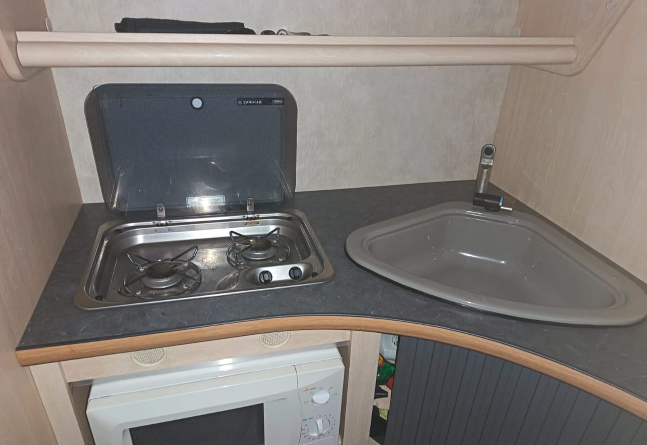 2008 Jurgens Classique Caravan (CT 1595)