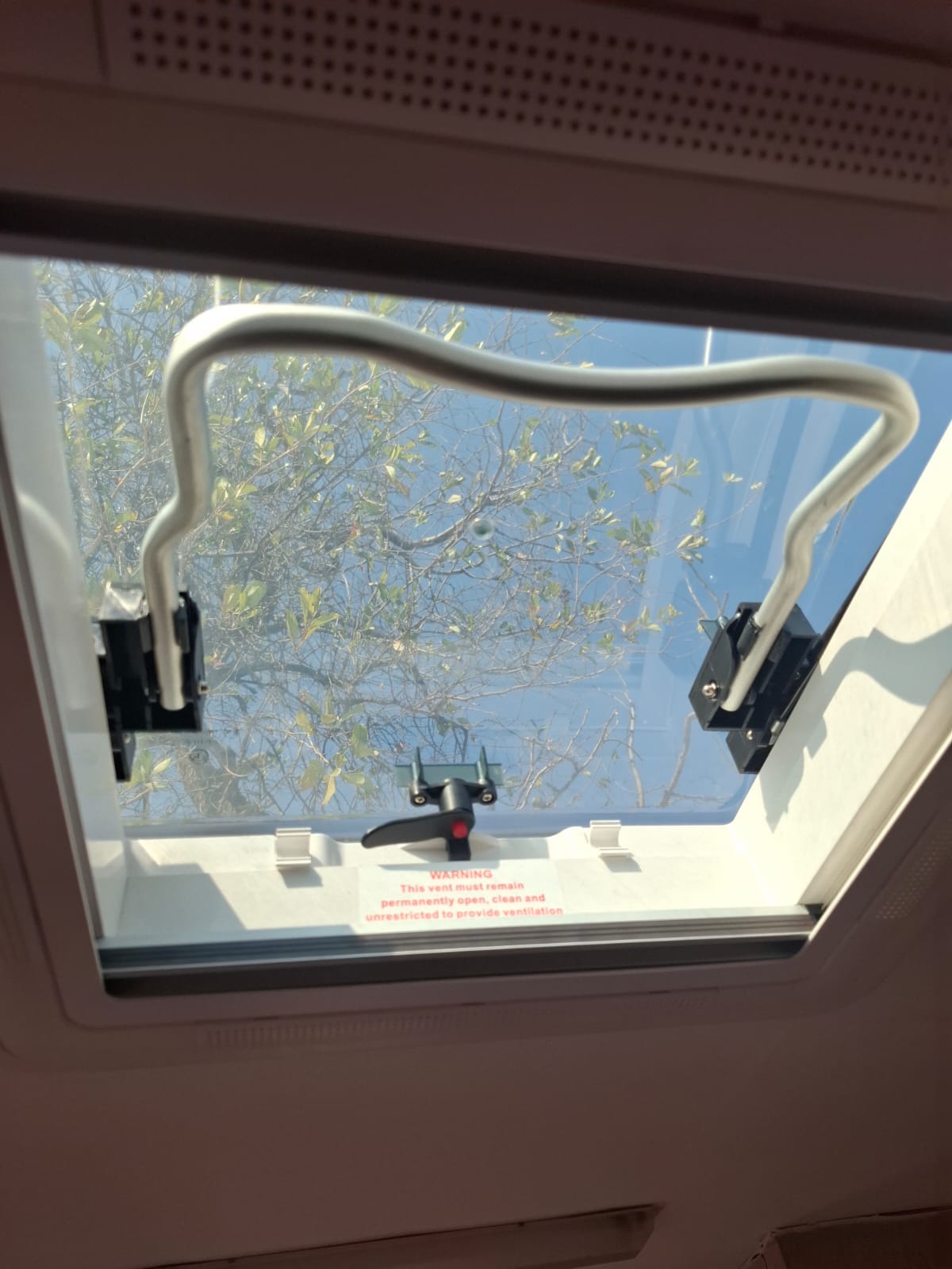 Bakkiemate Camper (CT 1658)