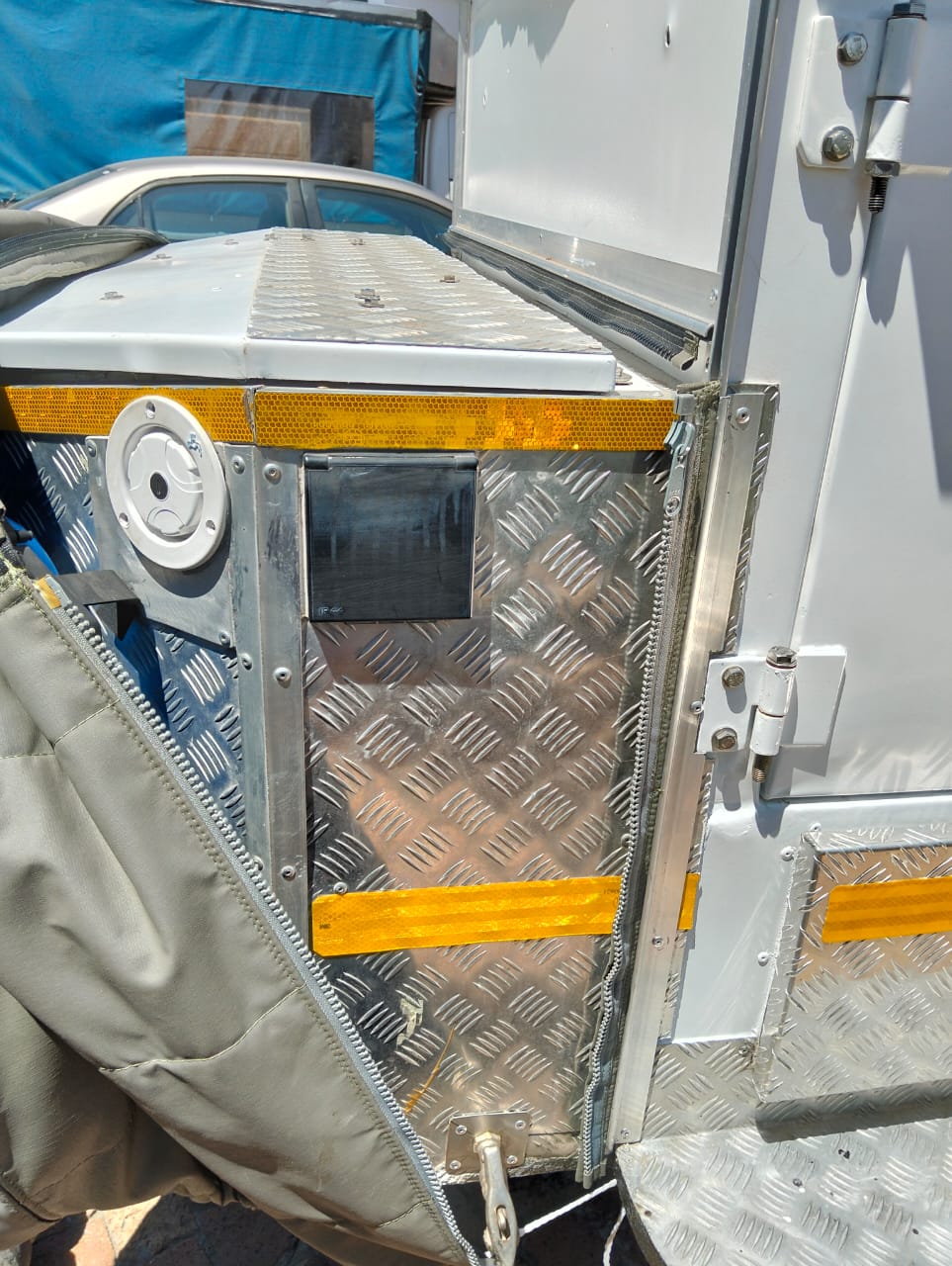 2005 Challenger Bundu Basher Off Road Camping Trailer (CT 1575)