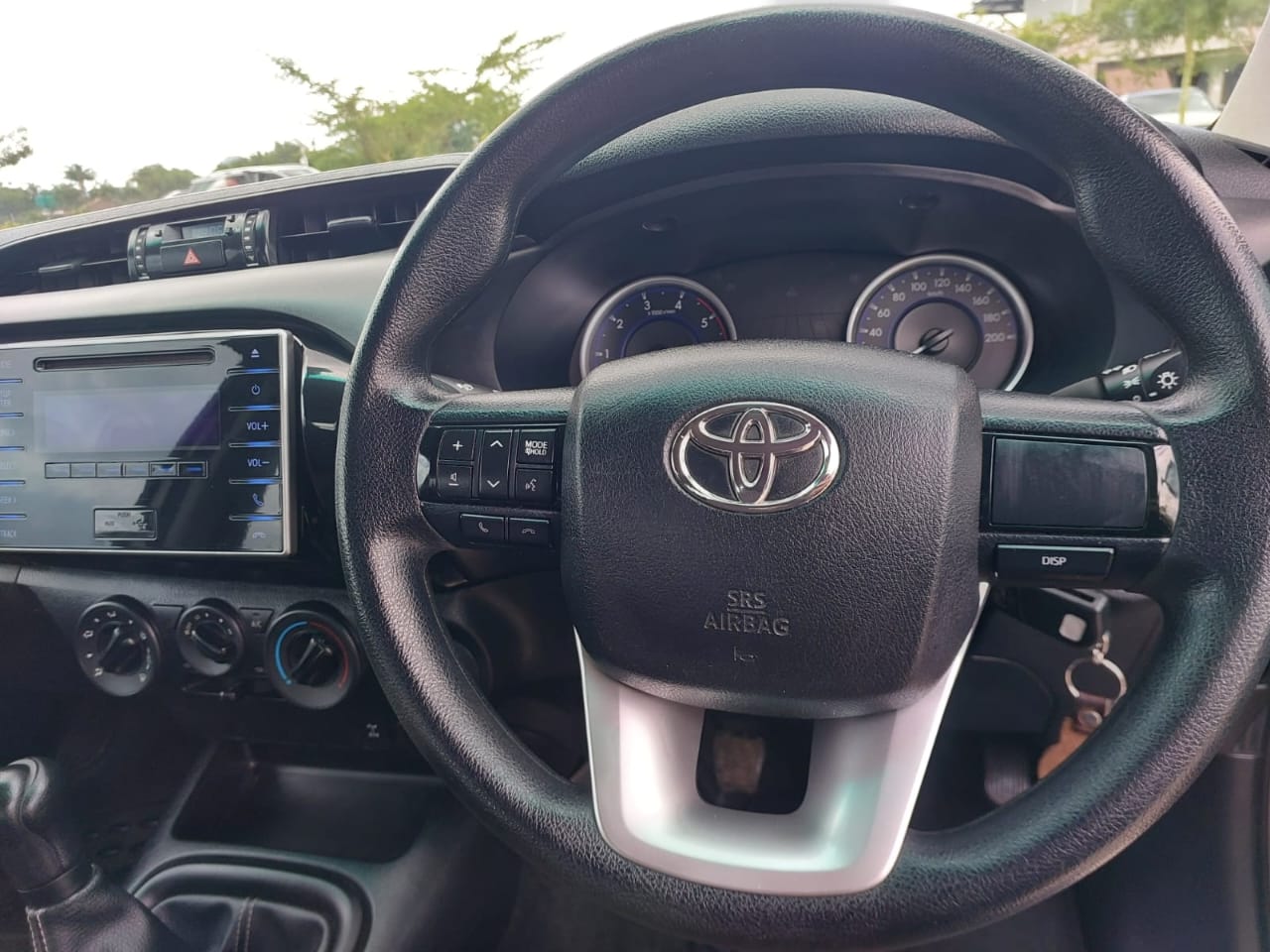 2017 Toyota Hilux 2.4 Extra cab Bakkie (CT 1494)