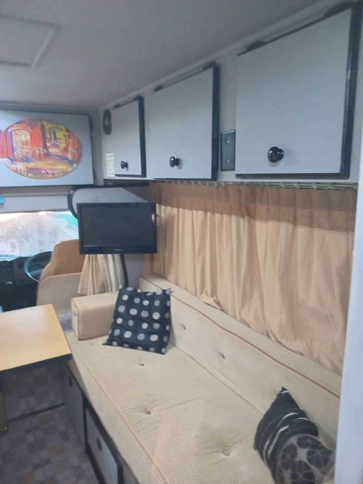 1985 Mitsubishi Motorhome (CT 1635)