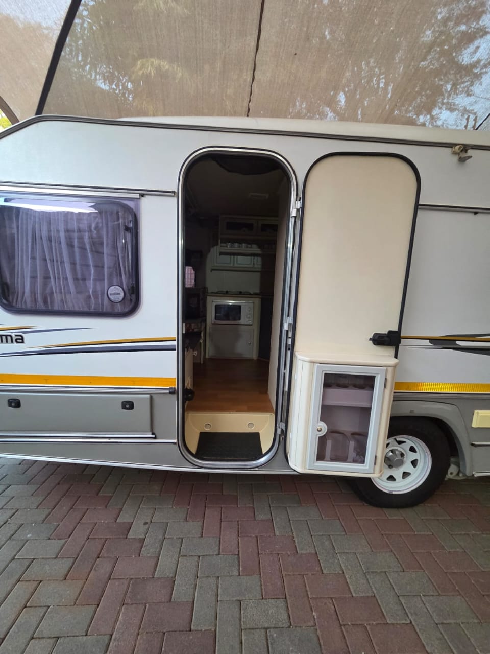 SOLD 2003 Jurgens Palma Caravan (CT 1475)