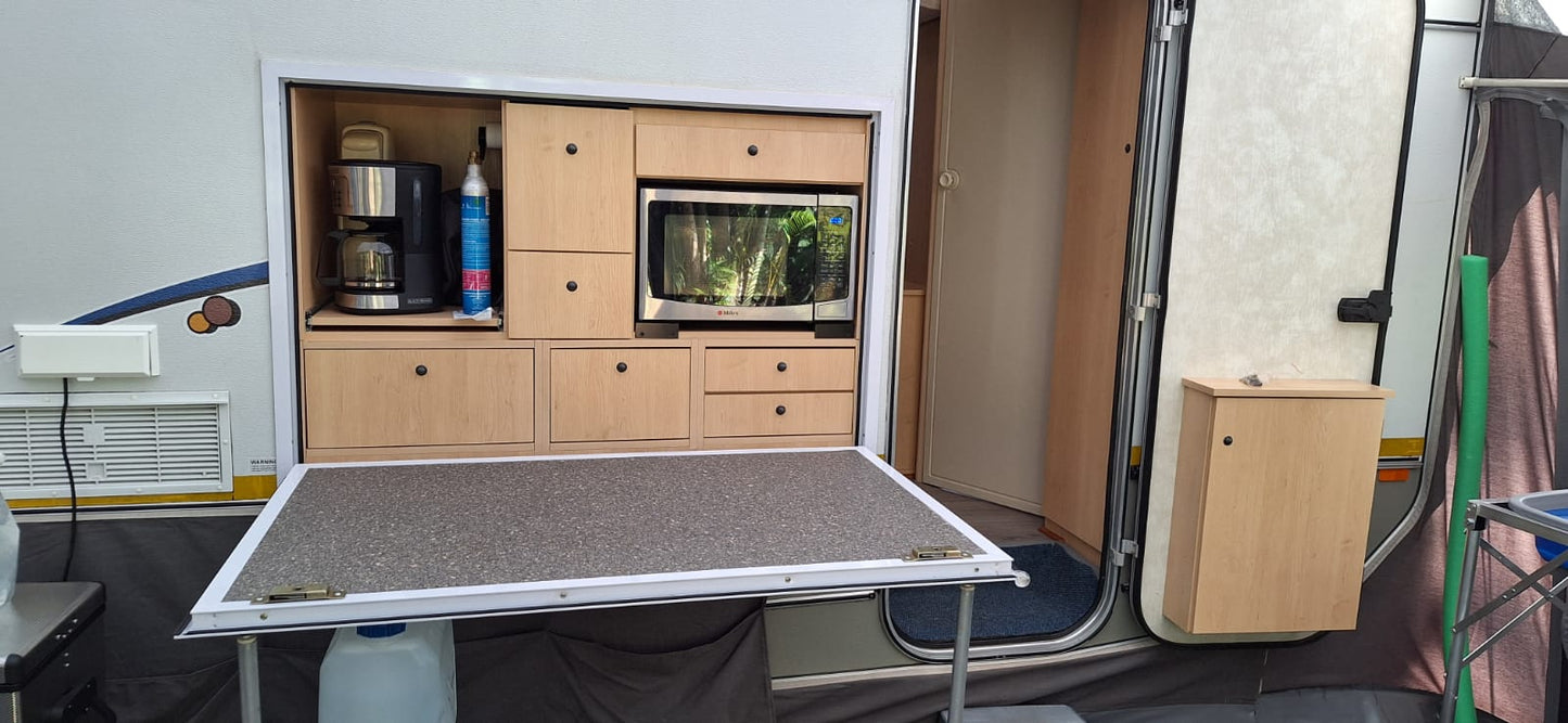 2005 Jurgens Exclusive Caravan (CT 1593)