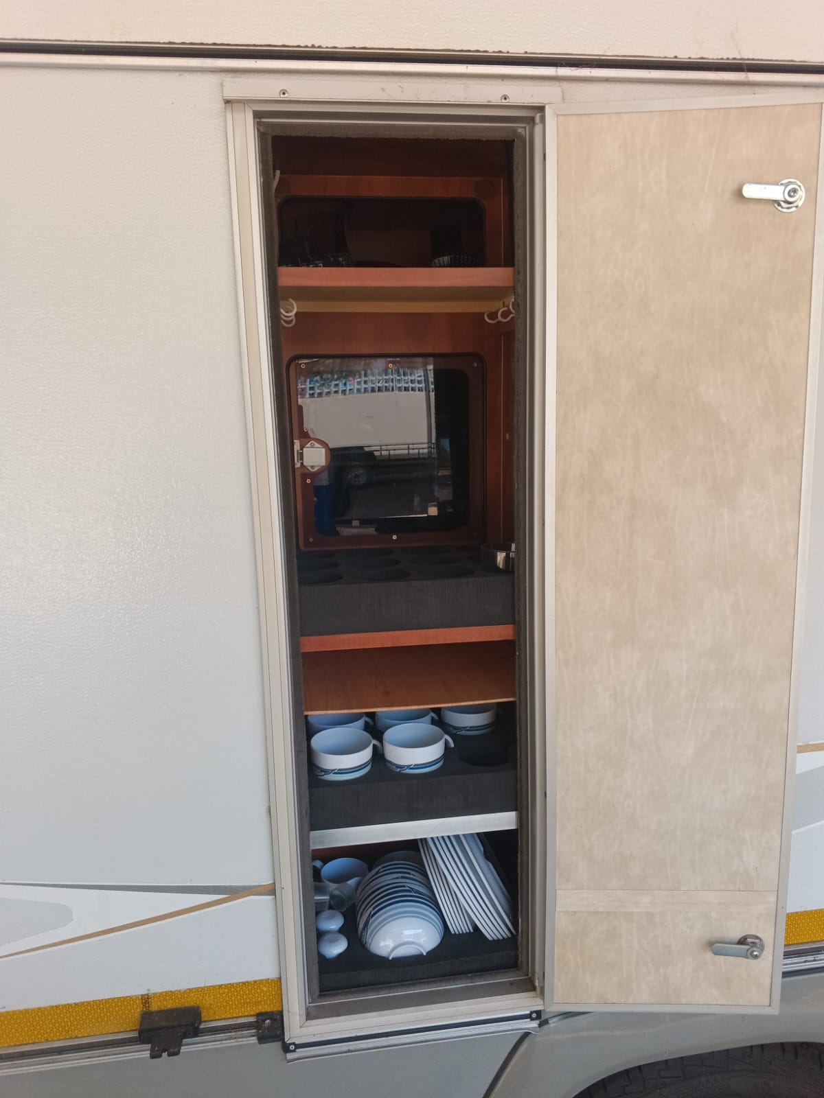 2012 Jurgens Elegance Caravan (CT 1602)