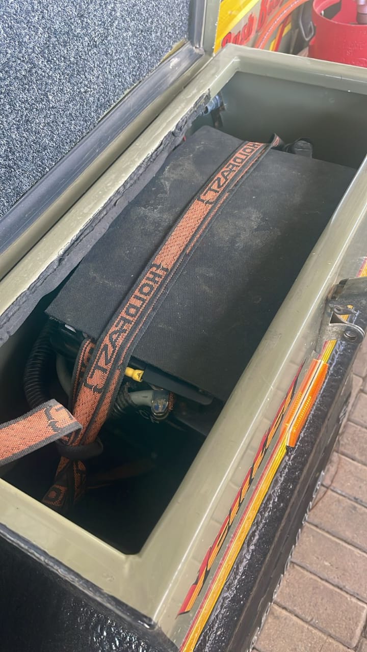 SOLD 2000 Venter Bush Baby Camping Trailer (CT 1471)