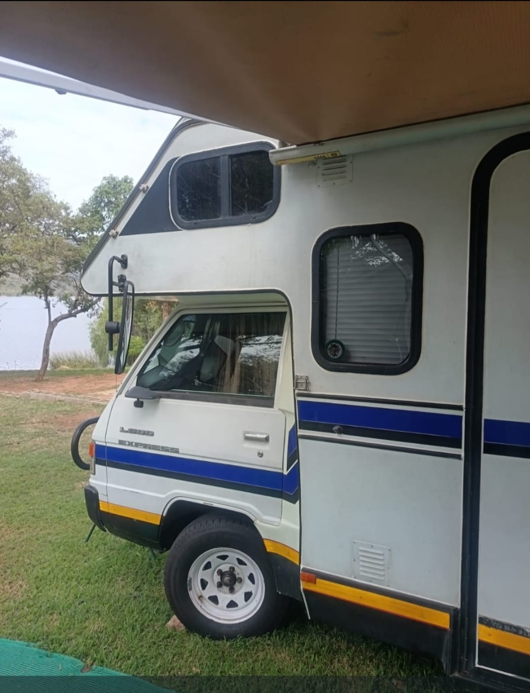 1992 Mitsubishi L300 Companion Motorhome (CT 1601)