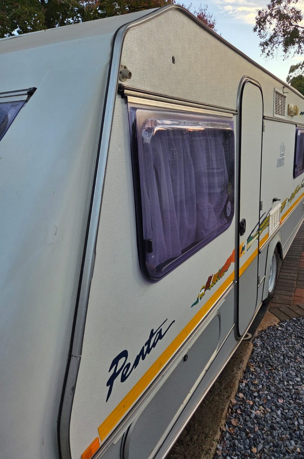 1998 Jurgens Penta Caravan (CT 1635)