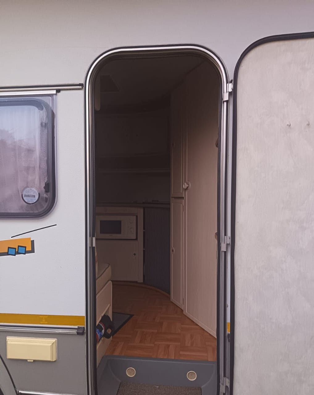 2008 Jurgens Classique Caravan (CT 1595)