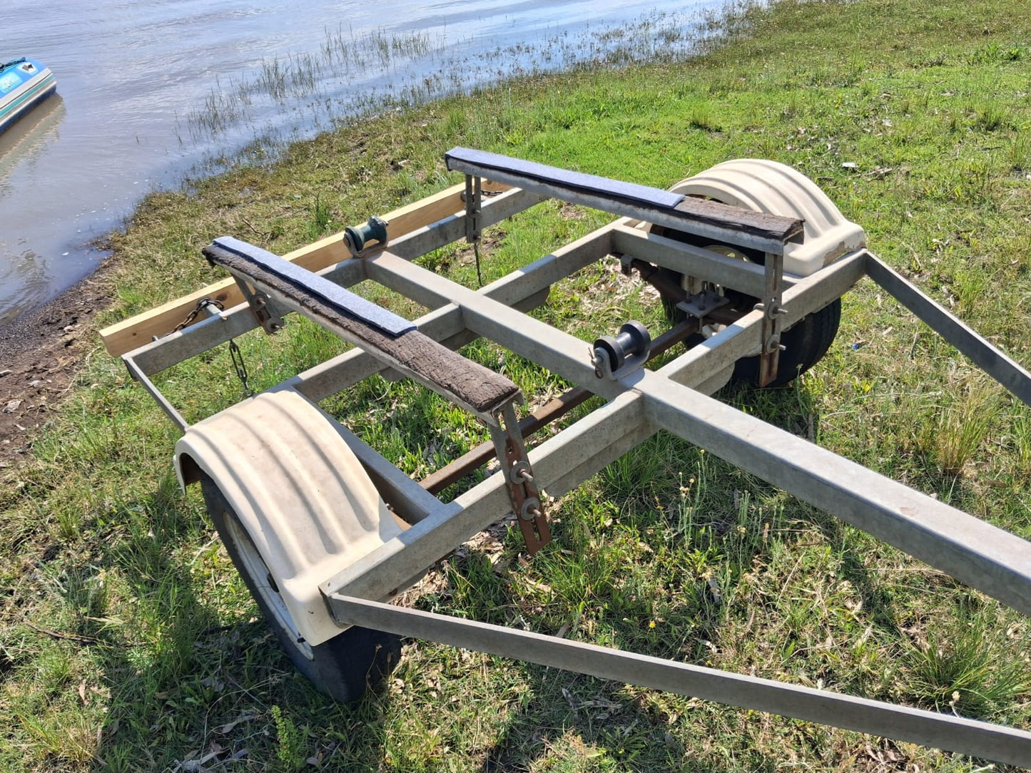 SOLD 2000 Superduck Boat (CT 1486)