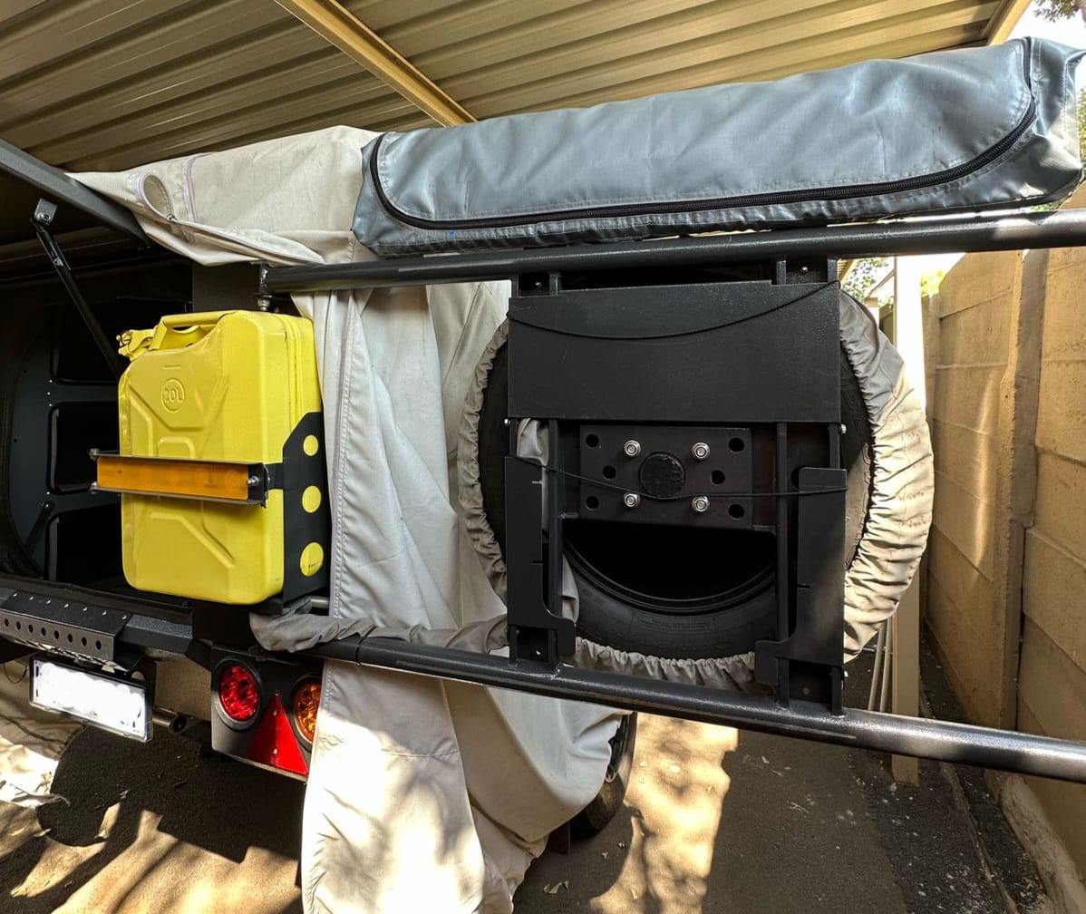 SOLD 2018 Conqueror Commander Platinum Edition Off Road Camping Trailer (CT 1309)