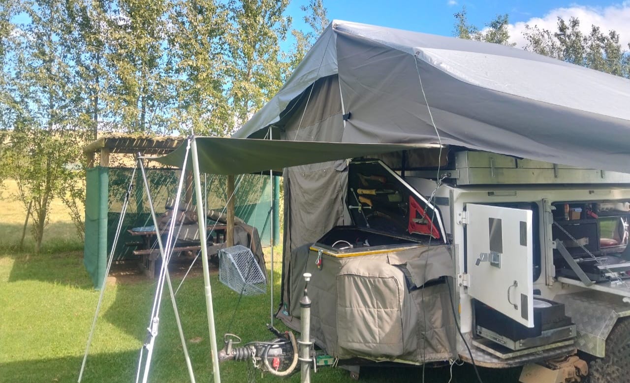 2005 Challenger Bundu Basher Off Road Camping Trailer (CT 1575)