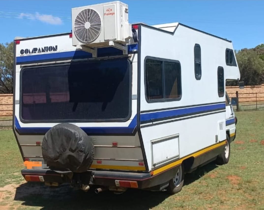 1992 Mitsubishi L300 Companion Motorhome (CT 1601)