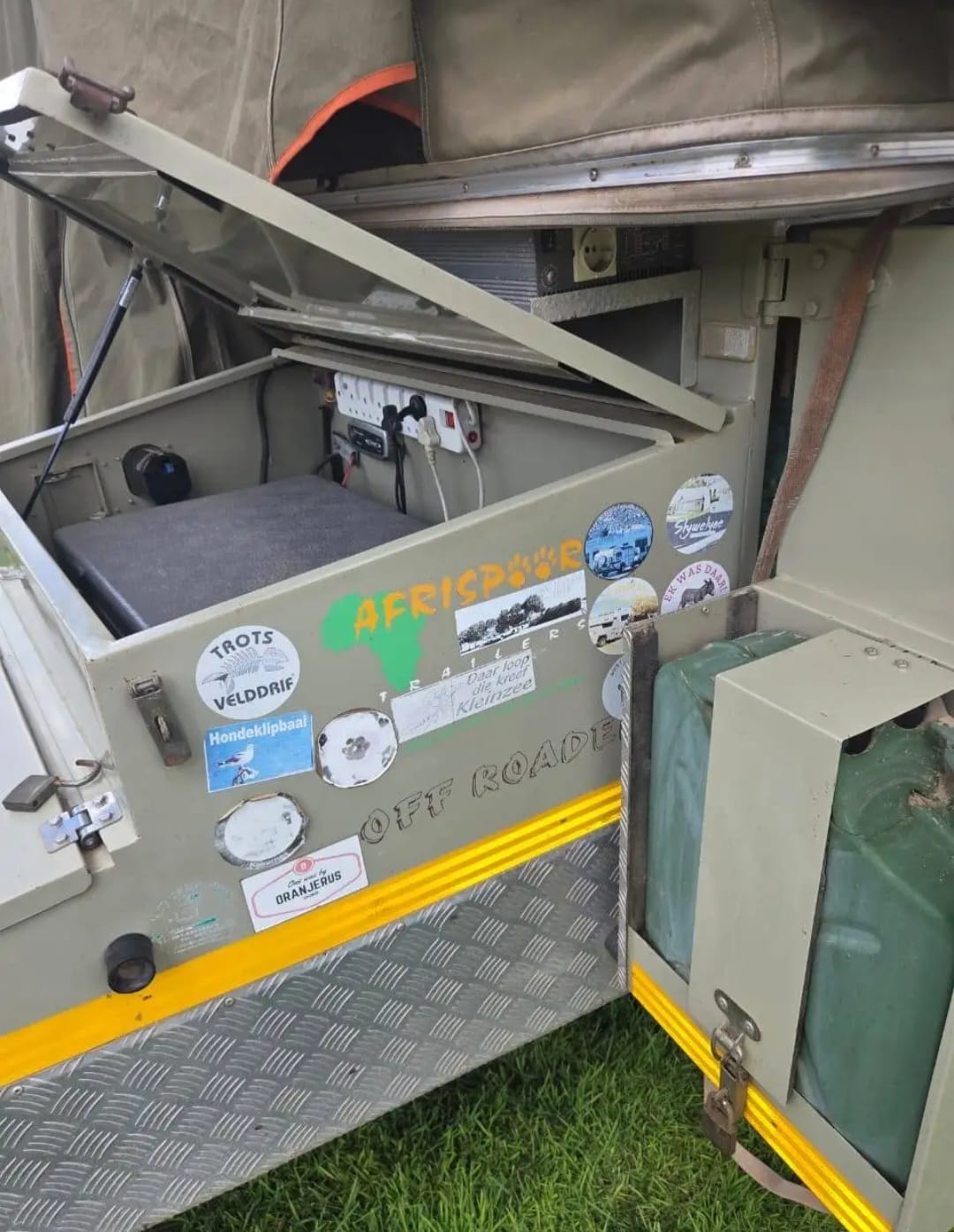 2011 Afrispoor Off Roader Camping Trailer (CT 1646)