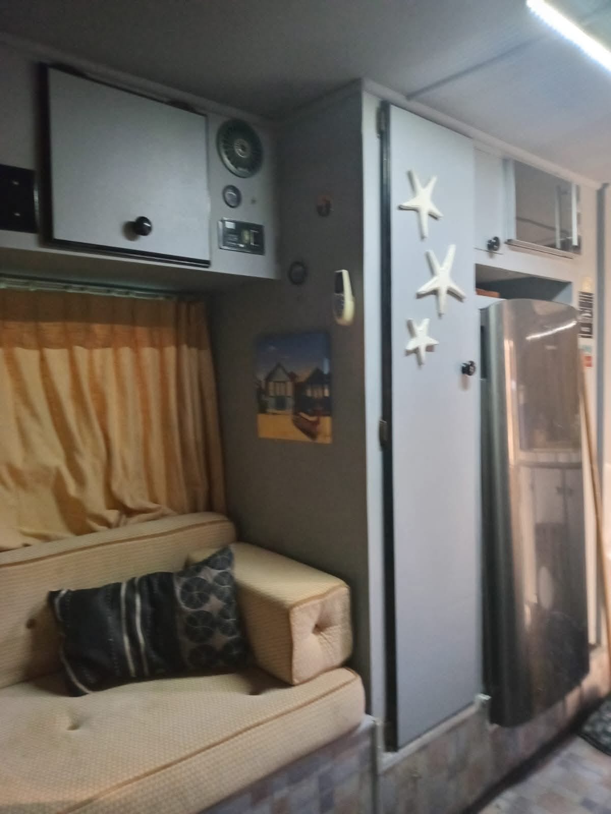 1985 Mitsubishi Motorhome (CT 1635)