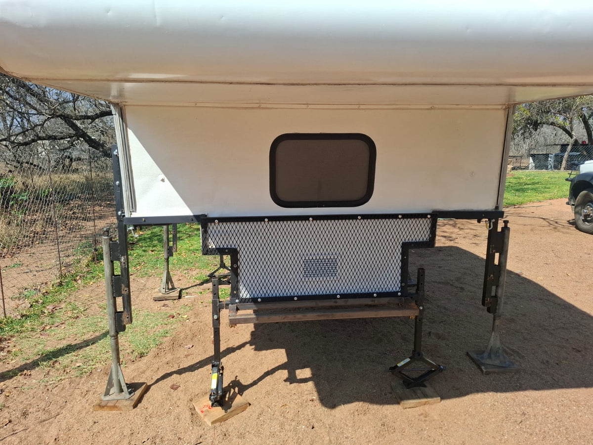 Bakkiemate Camper (CT 1658)