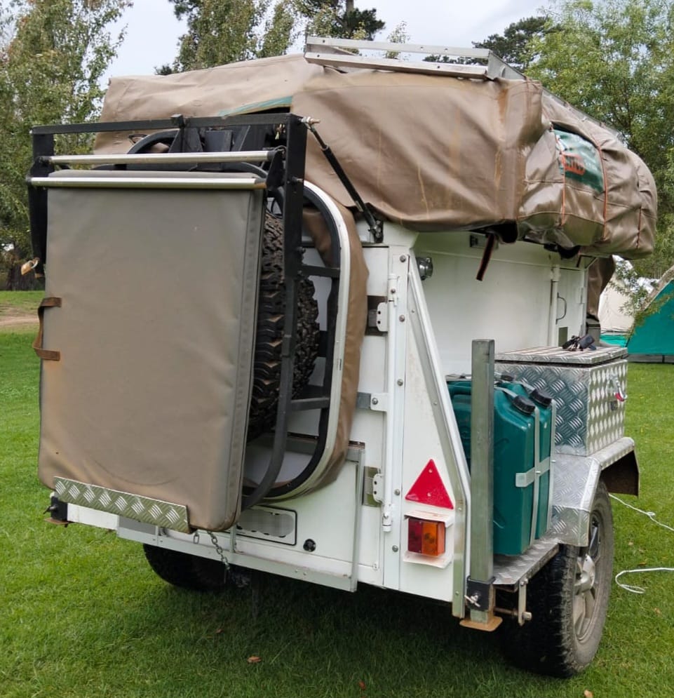 2005 Challenger Bundu Basher Off Road Camping Trailer (CT 1575)