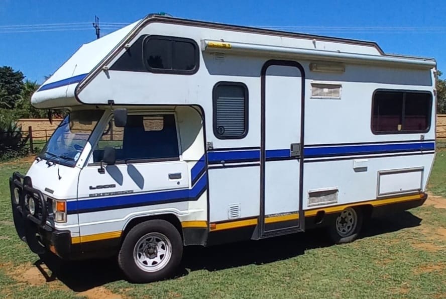1992 Mitsubishi L300 Companion Motorhome (CT 1601)