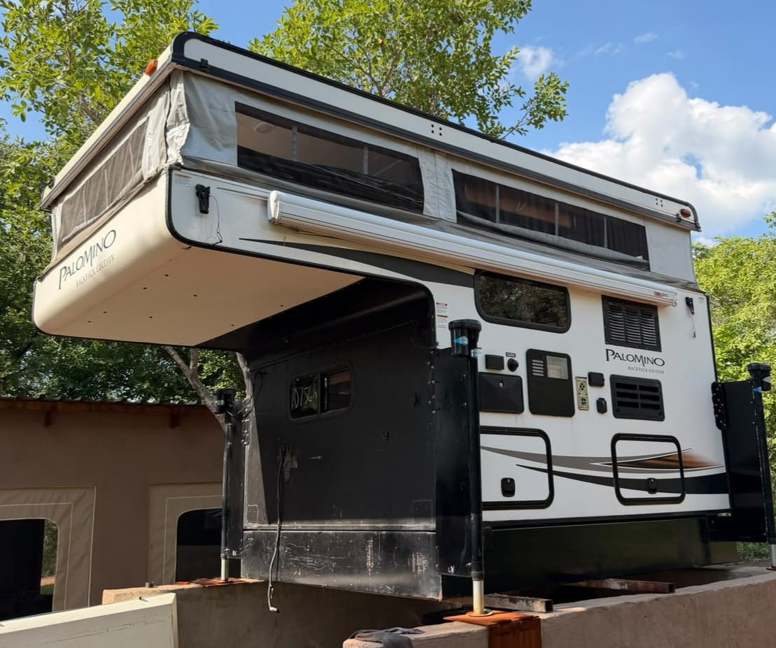 Palomino BackPack SS-1251 Pop-Up Truck Camper (CT 1610)