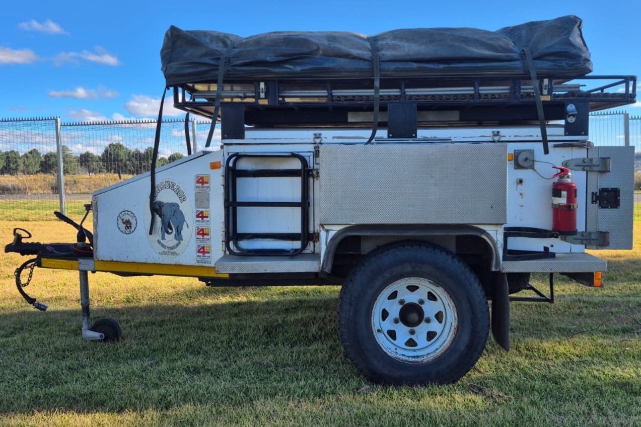 2000 Conqueror Safari Off Road Camping Trailer (CT 1571)
