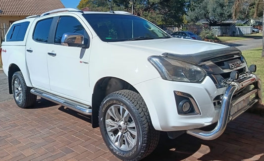 2017 Isuzu DTEQ 4x4 Double Cab Bakkie (CT 1620)