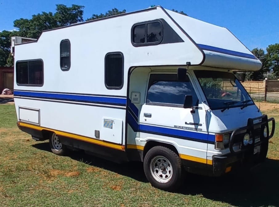 1992 Mitsubishi L300 Companion Motorhome (CT 1601)