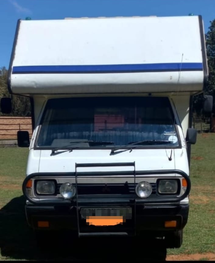 1992 Mitsubishi L300 Companion Motorhome (CT 1601)